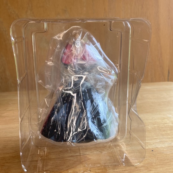 Hallmark Keepsake Ornament Holiday Barbie 1998 - Picture 3 of 8